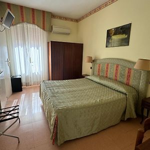 Camera con letto king size